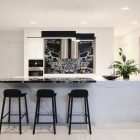 Noir Grand Antique